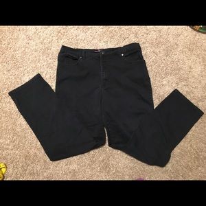 Gloria Vanderbilt Black Jeans Amanda Size 16